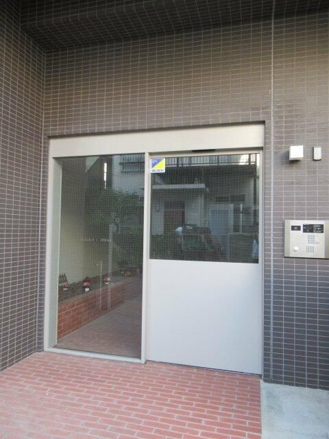 クレイシア新大塚のエントランス