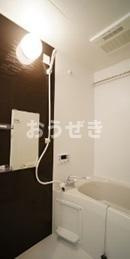 グラッソ戸部の浴室