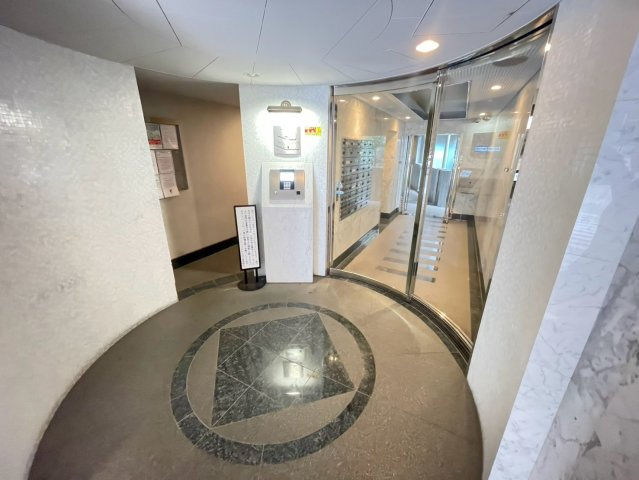 アーバンクリスタル九段下のロビー