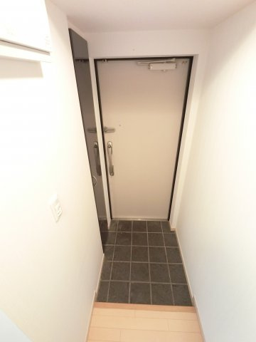 プレール・ドゥーク津田沼の玄関