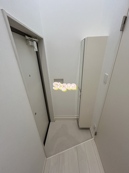 CB与野本町リュッカの玄関