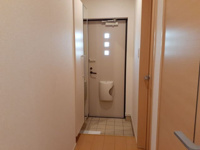 収納もある玄関です