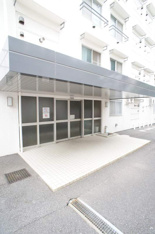 毎日通るエントランスはこのようになっています