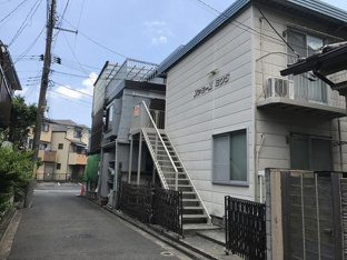 落ち着いた雰囲気の外観です