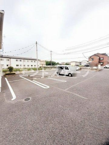 メゾンシュクレⅡの駐車場|高崎、前橋のお部屋探しはエンドスケープまで！お客様の理想お聞かせ下さい♪