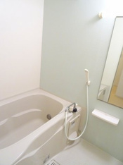 コンパクトで使いやすいお風呂です