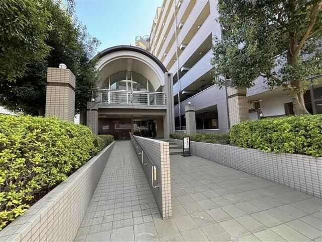 シャリエ習志野東のエントランス