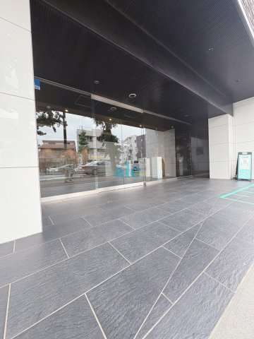 板橋区東新町１丁目の賃貸マンションのエントランス