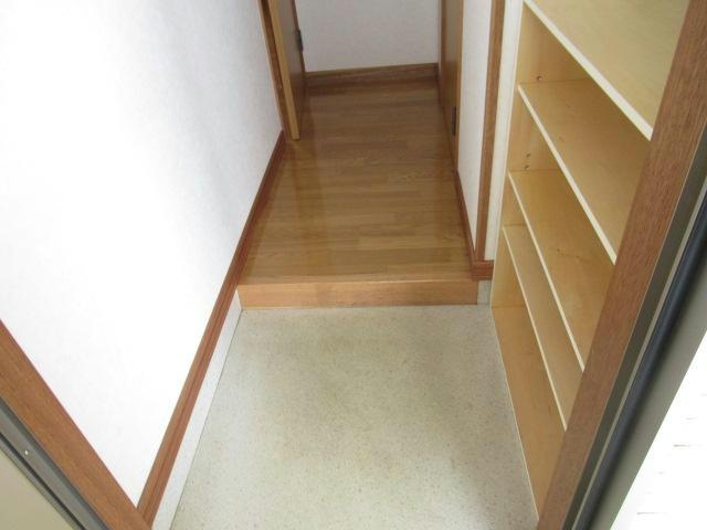 リリーハイツの玄関