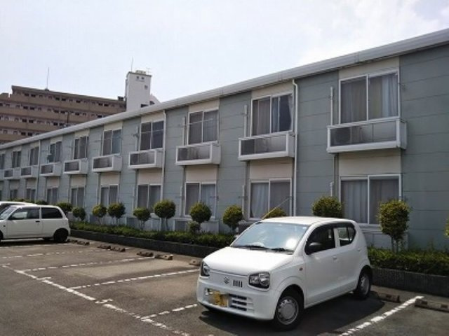レオパレス上川原の外観