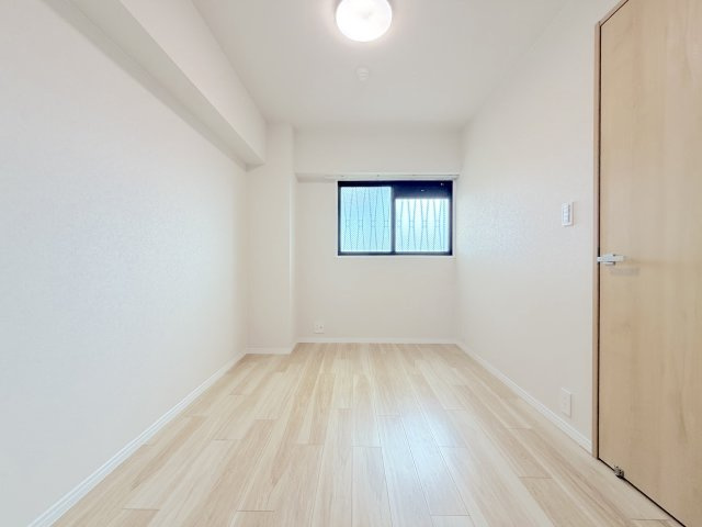 クレストはら南の洋室