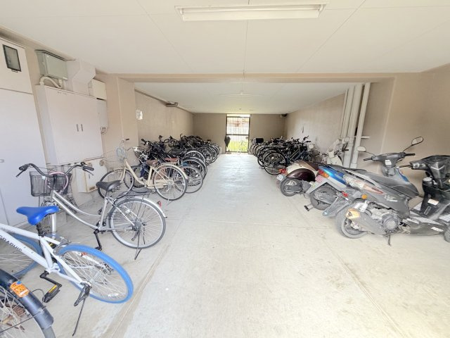 クレストはら南の駐輪場