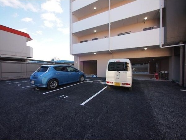 オルソパール伝馬の駐車場|駐車場があります