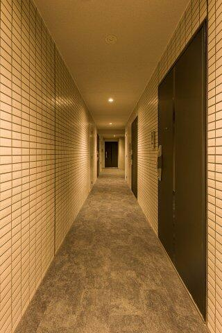 狛江市東和泉２丁目の賃貸マンションのロビー