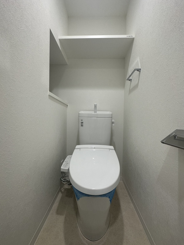 狛江市東和泉２丁目の賃貸マンションのトイレ