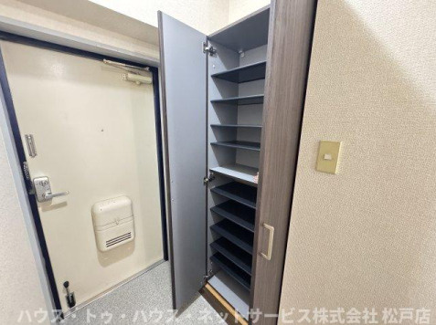 グランドール高橋の玄関