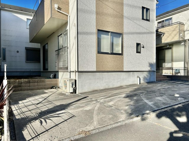 馬場戸建の駐車場