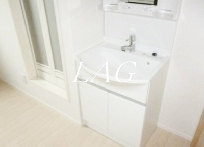 【洗面所】 | クレスト三軒茶屋 | 独立洗面台です。
