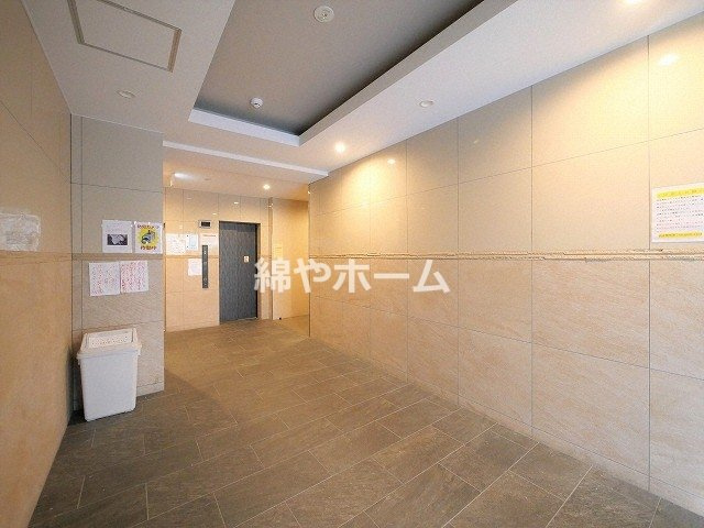 エグゼ難波西Ⅱのロビー|ゆとりのあるロビーです