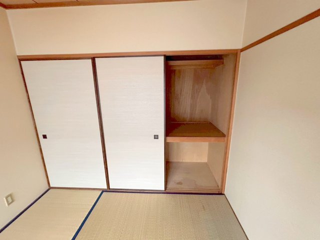 第2あかつきマンションの和室