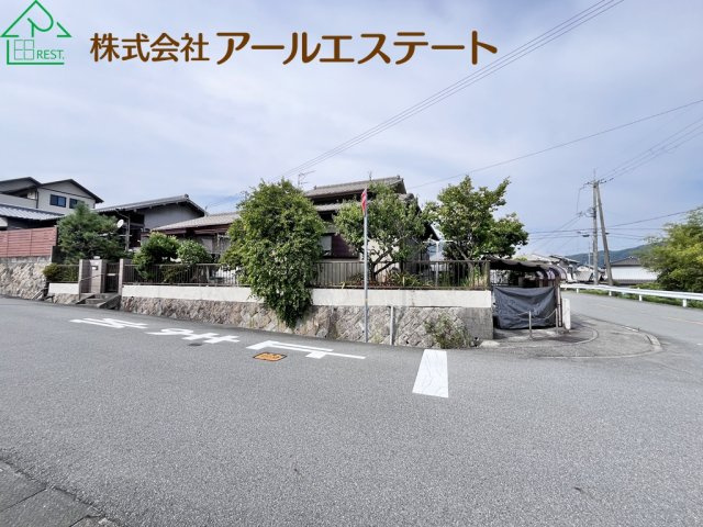 姫路市書写台1丁目　　中古戸建の前面道路含む現地写真