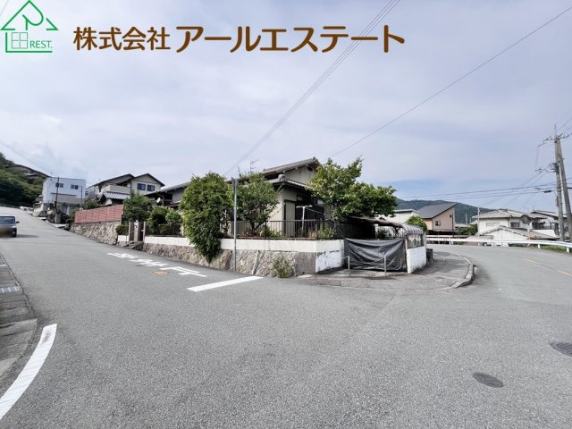 姫路市書写台1丁目　　中古戸建の前面道路含む現地写真
