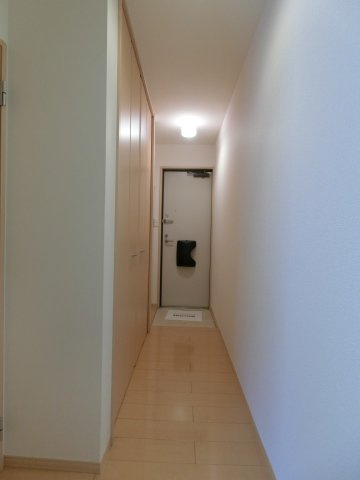 リバーポートユウの玄関|イメージ写真203号室（反転あり）