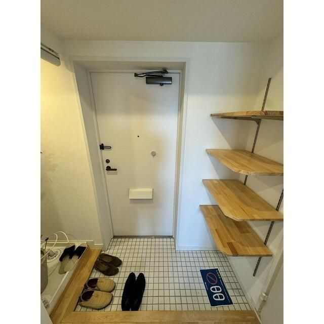 コスモ田端の玄関