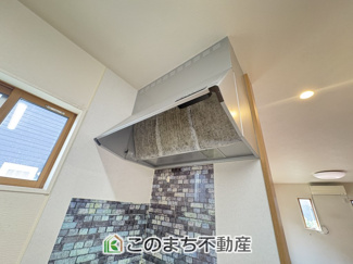 【キッチン】 | 古河市関戸中古住宅 | お料理の匂いもスッキリ♪シンプルデザインで掃除も簡単‼