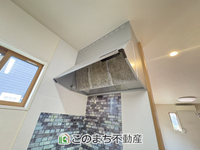 【キッチン】 | 古河市関戸中古住宅 | お料理の匂いもスッキリ♪シンプルデザインで掃除も簡単‼