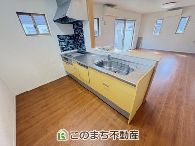 【キッチン】 | 古河市関戸中古住宅 | 人気の対面式キッチン☆料理をしながらご家族とコミュニケーションが取れます♪