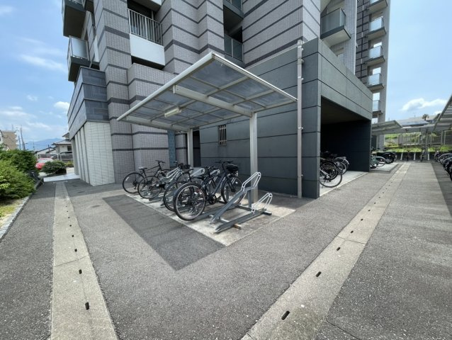 サンパーク久留米東VITAZIONEの駐輪場