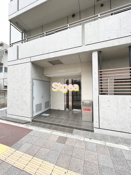 ウィステリア大宮のエントランス