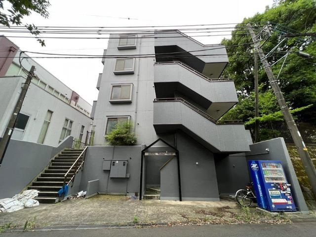町田市南成瀬４丁目の賃貸マンションのエントランス