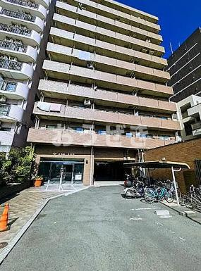 ルミエール山本のエントランス