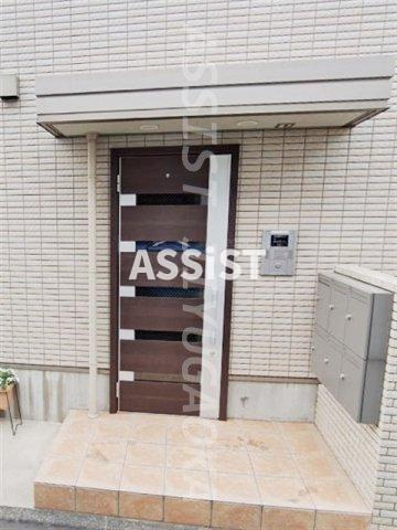 クレスト三軒茶屋のエントランス