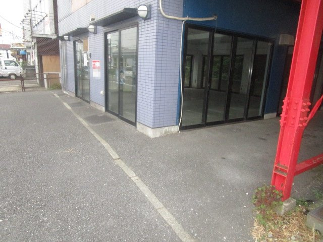 横浜市戸塚区柏尾町の倉庫の外観