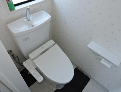 横浜市戸塚区柏尾町の倉庫のトイレ
