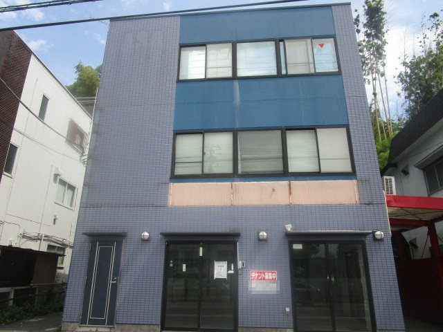 横浜市戸塚区柏尾町の倉庫