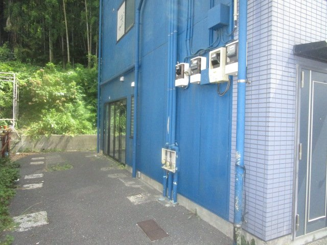 横浜市戸塚区柏尾町の倉庫の外観