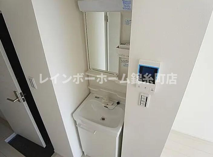 モント竹ノ塚の独立洗面台
