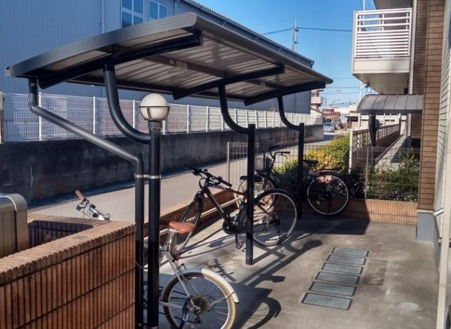 ミランダレジナスのその他|屋根付き駐輪場完備