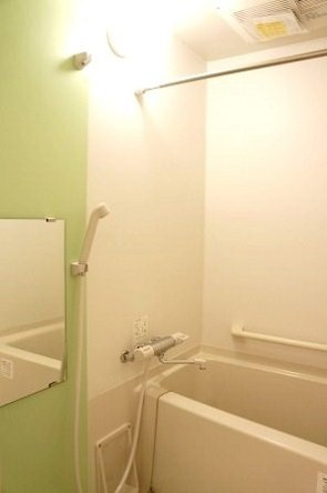 レオネクストルネッタの浴室|設備・仕様は号室により異なる為、現況を優先致します。