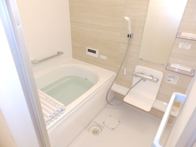 クレール天城通の浴室