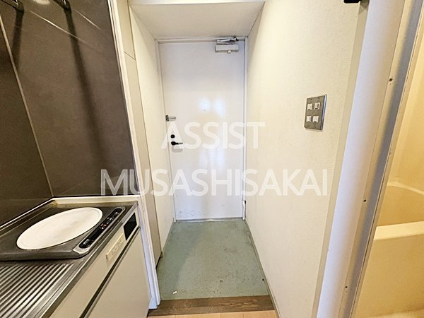 三興ビルの玄関