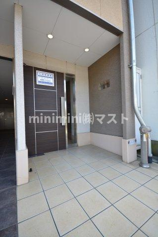 アリビオ港晴のエントランス