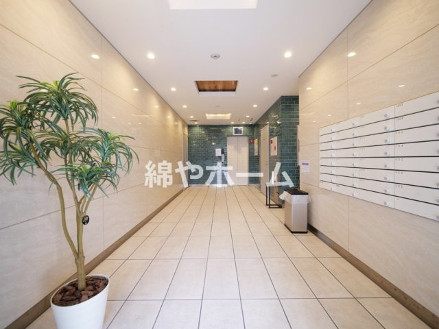 エグゼ難波南Ⅵのロビー|建物の内部です
