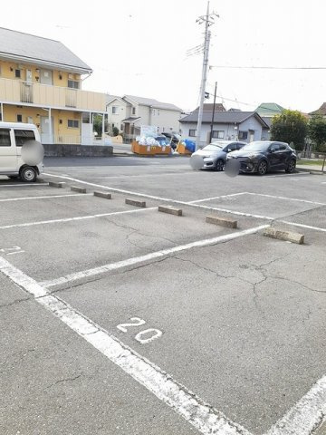 【駐車場】 | ニューマリッチモリムラ | 駐車場です