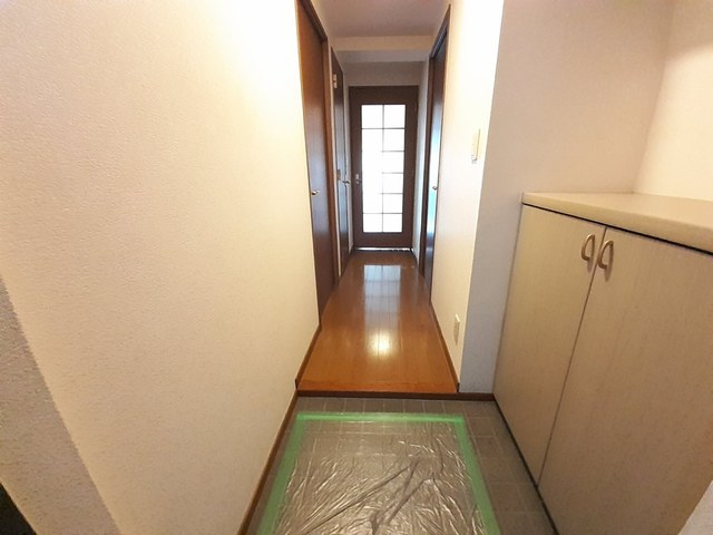 グランディア弐番館の玄関