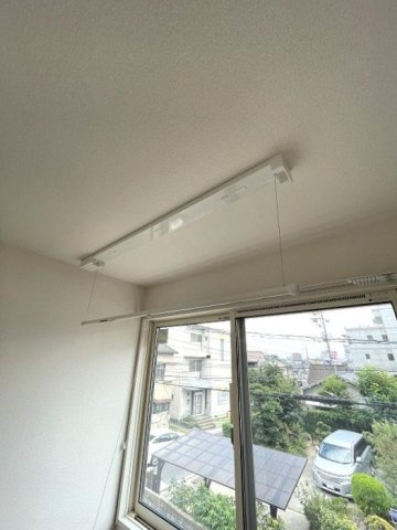 サンハイム己斐中Ⅲの内装|室内物干し（南側）